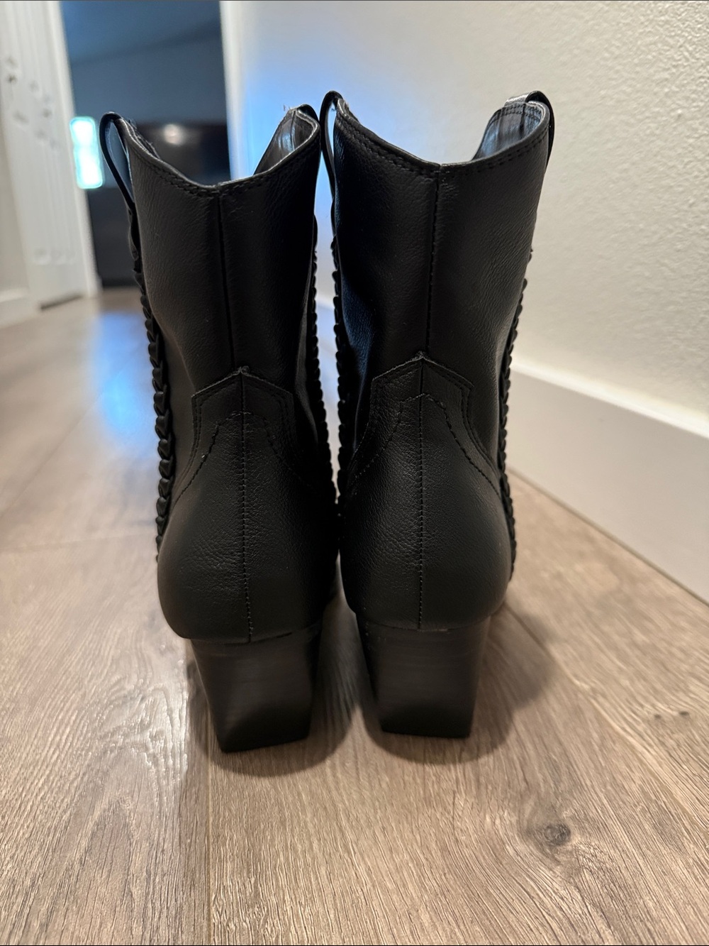 DV Dolce Vita Karyn Western Booties - Picture 4 of 5